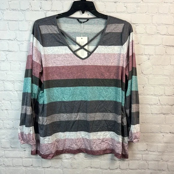 BloomChic Striped Crisscross Lantern Sleeve Top Plus Size 1X - Picture 2 of 5